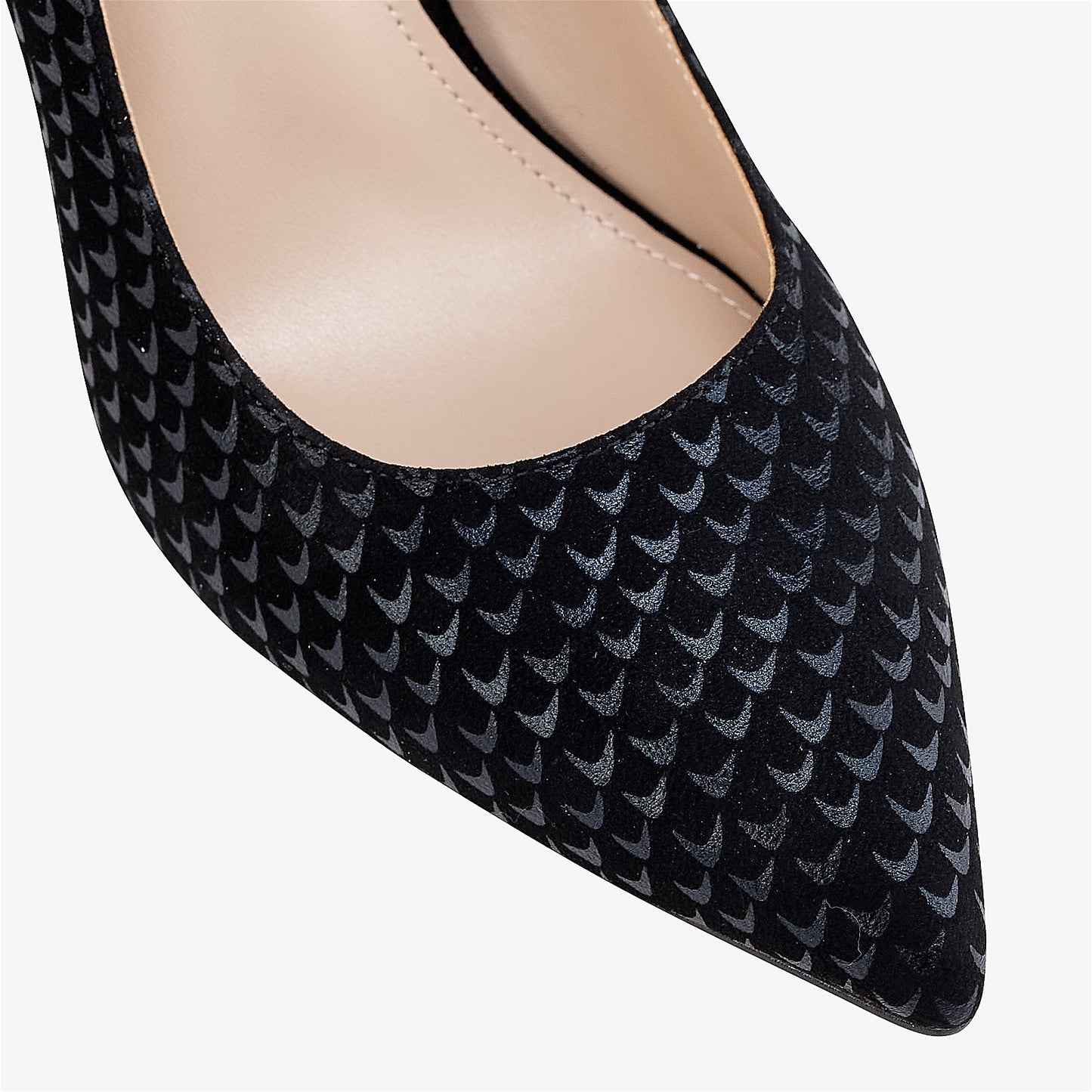 Munroe Black